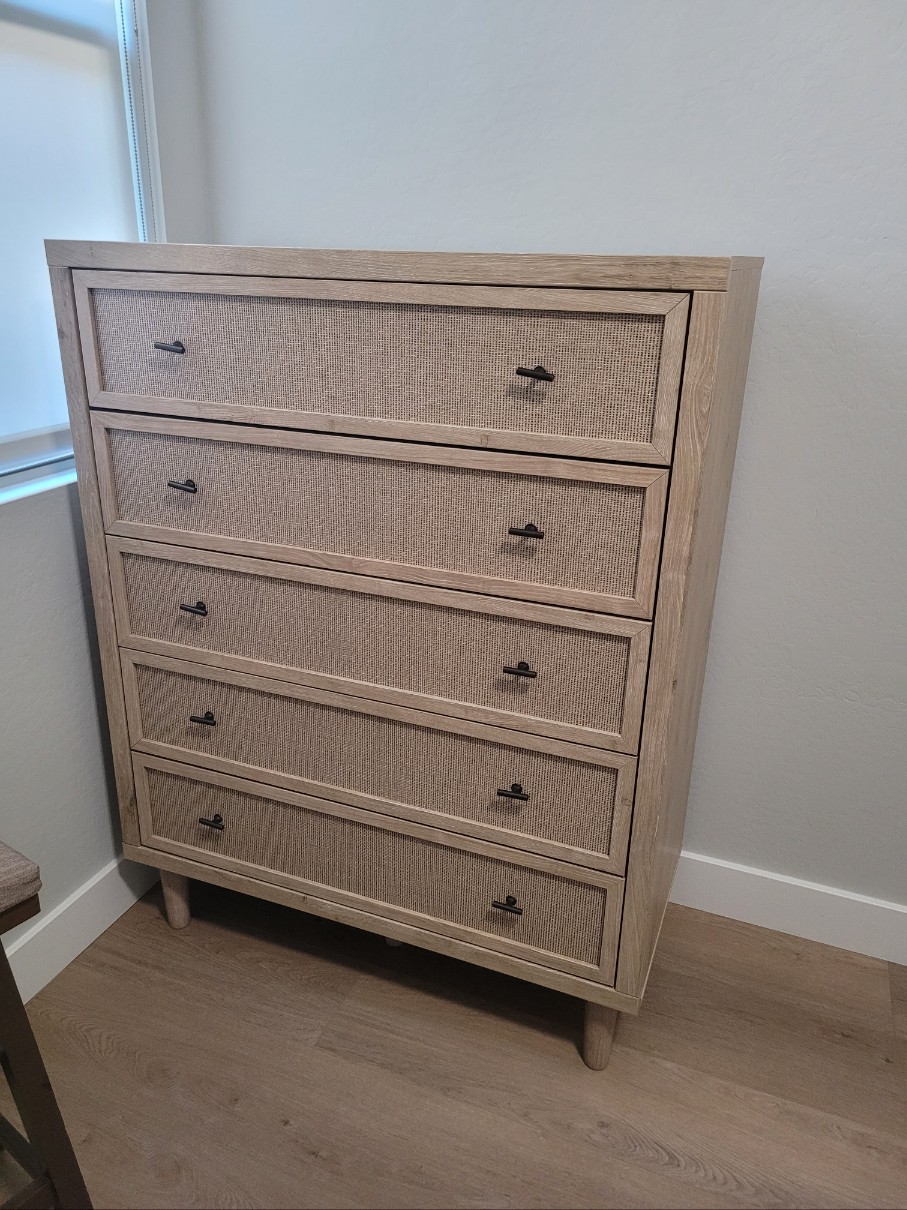 dresser 649.99.jpg