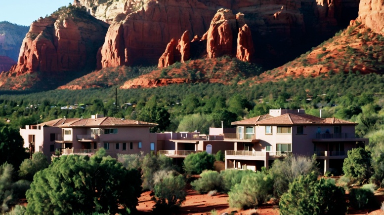 NLeonardo_Kino_XL_Typical_American_houses_stand_against_the_bac_1.jpg